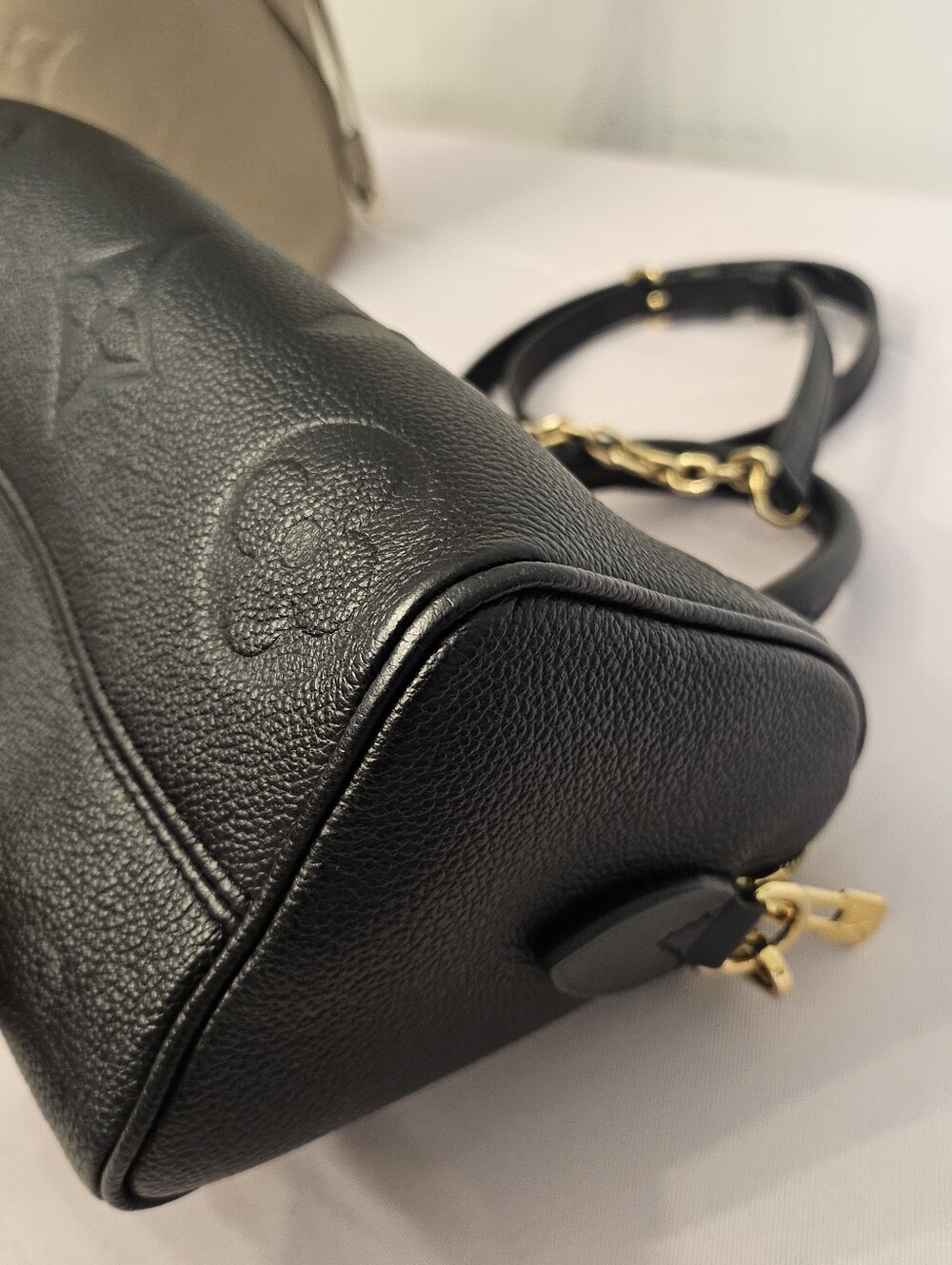 Louis Vuitton Speedy 20 Bandoulière Black Empreinte Microchipped - Picture 10 of 16